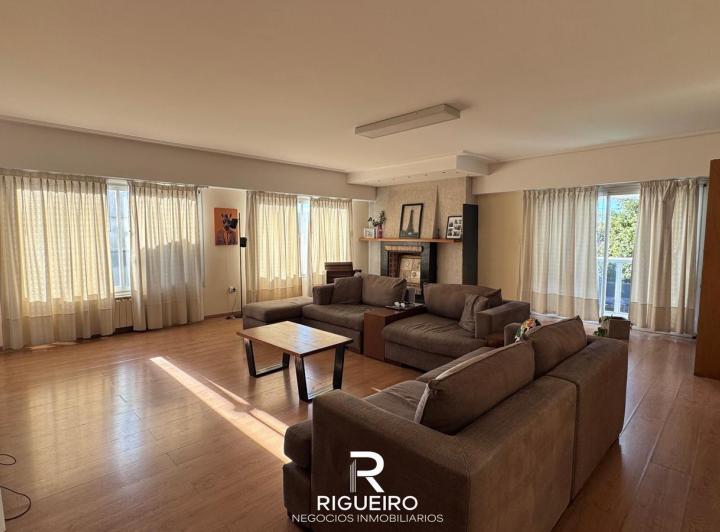 Casa · 300m² · 4 Ambientes