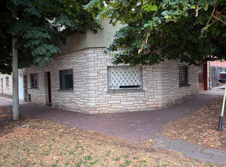 Casa · 140m² · 4 Ambientes · 1 Cochera