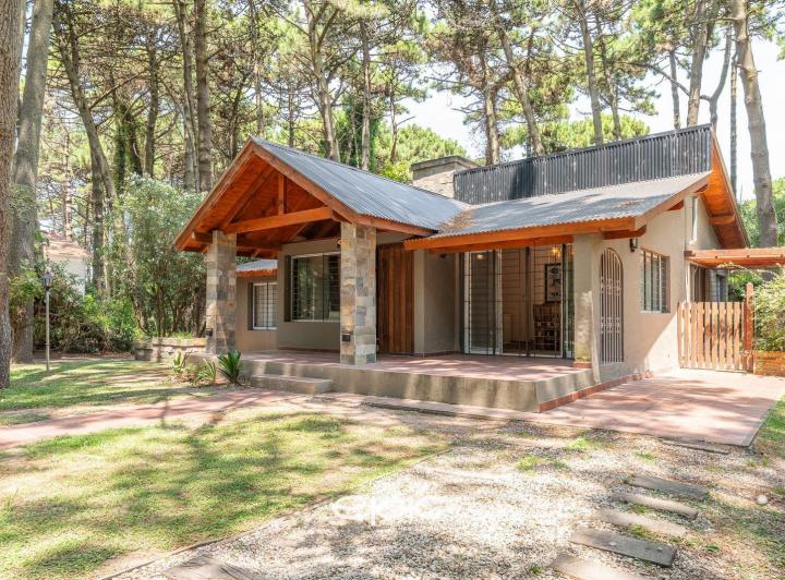 Casa · 150m² · 5 Ambientes · 1 Cochera