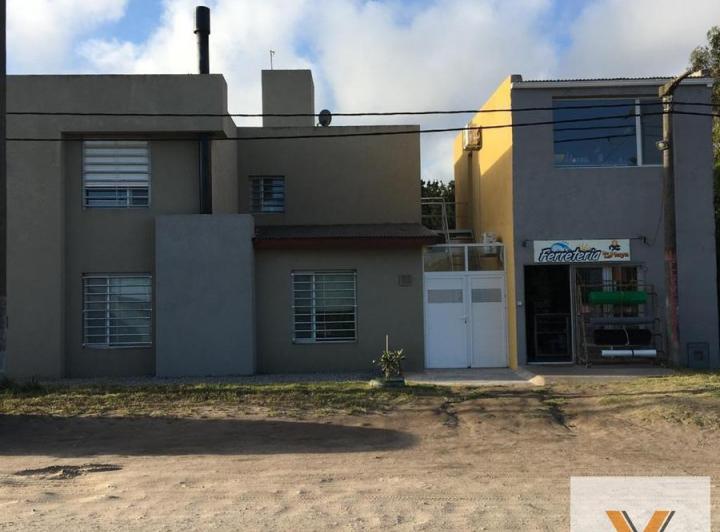 Casa · 220m² · 5 Ambientes · 1 Cochera
