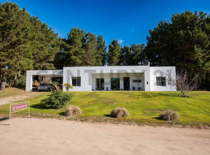 Casa · 128m² · 4 Ambientes · 1 Cochera