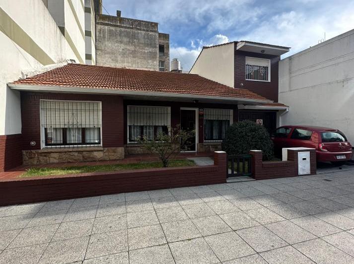 Casa · 189m² · 5 Ambientes · 2 Cocheras