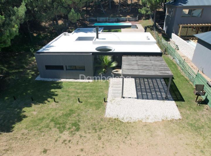 Casa · 221m² · 5 Ambientes