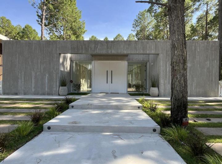 Casa · 200m² · 5 Ambientes · 1 Cochera