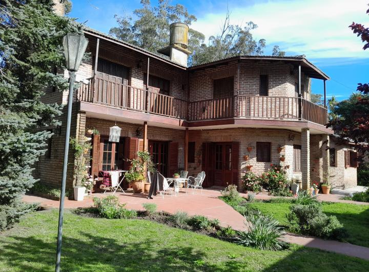 Casa · 237m² · 4 Ambientes · 1 Cochera