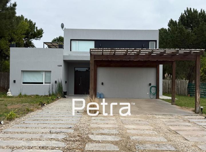 Casa · 192m² · 5 Ambientes · 1 Cochera