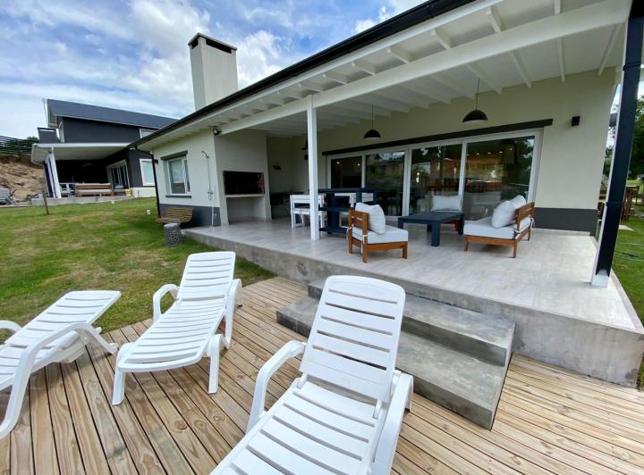 Casa · 152m² · 4 Ambientes · 1 Cochera
