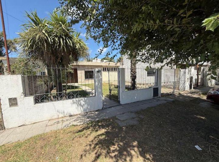 Casa · 80m² · 3 Ambientes · 3 Cocheras