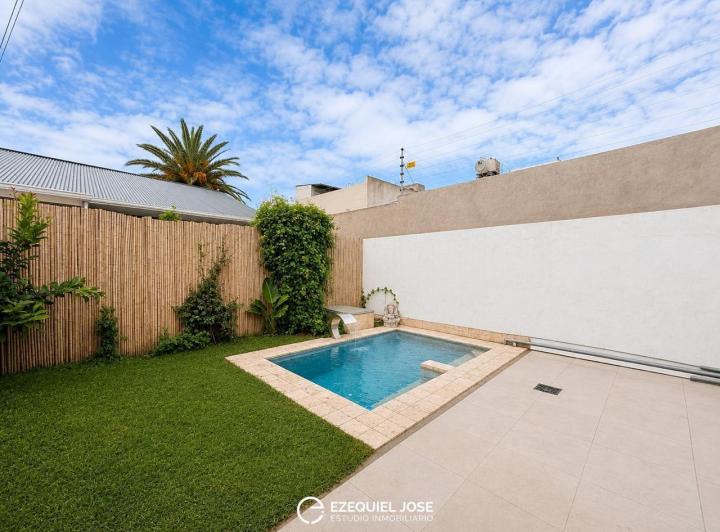 Casa · 94m² · 3 Ambientes · 1 Cochera
