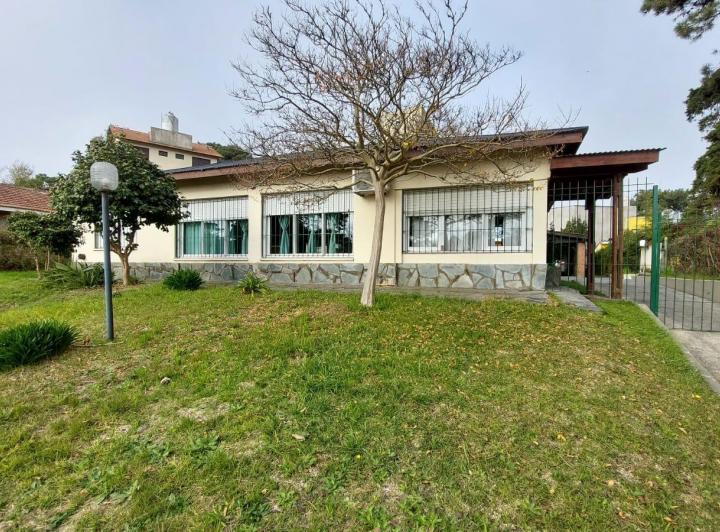Casa · 205m² · 5 Ambientes · 1 Cochera
