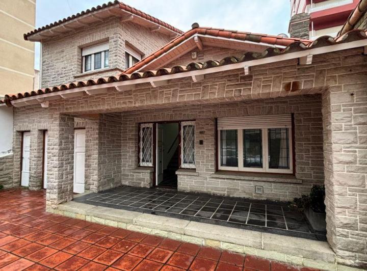 Casa · 168m² · 5 Ambientes · 1 Cochera