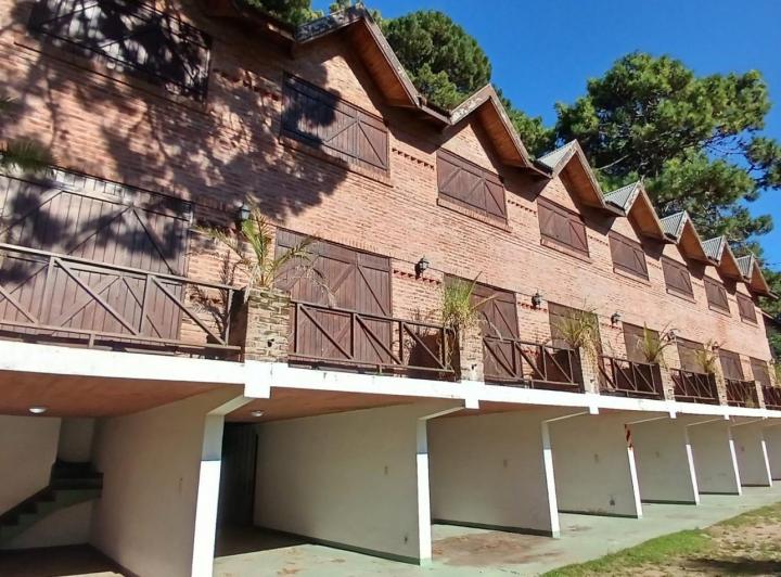 Casa · 2590m² · 3 Ambientes · 1 Cochera