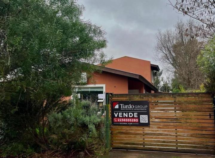 Casa · 660m² · 3 Ambientes · 1 Cochera
