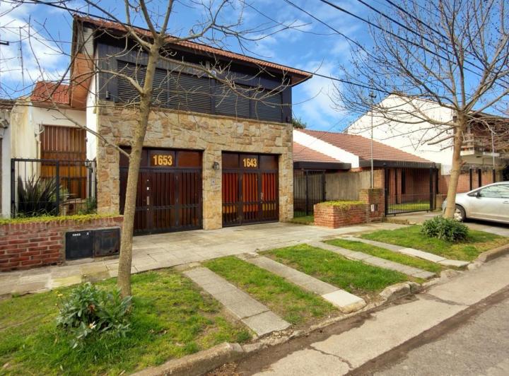 Casa · 127m² · 3 Ambientes · 1 Cochera
