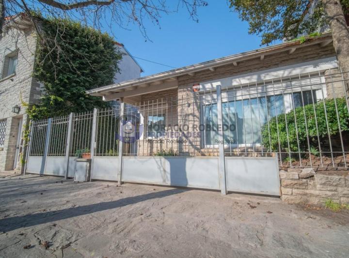 Casa · 190m² · 4 Dormitorios · 2 Cocheras