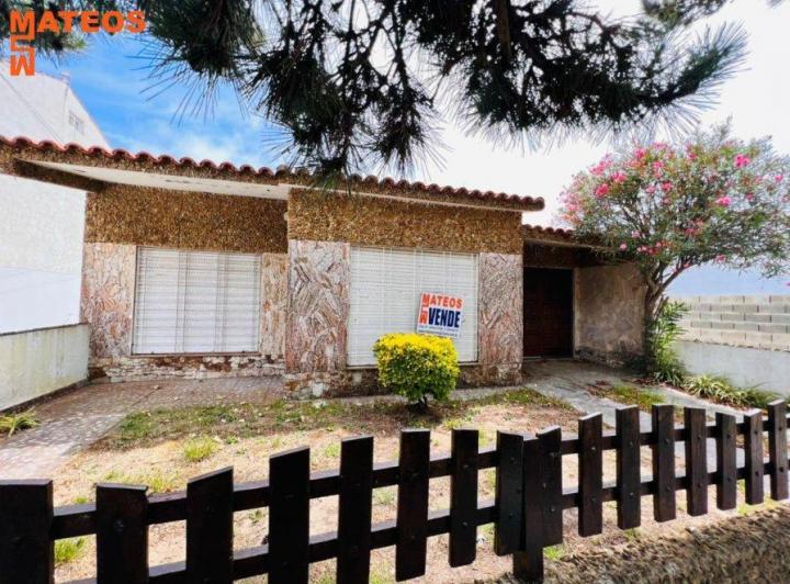 Casa · 60m² · 4 Ambientes · 1 Cochera