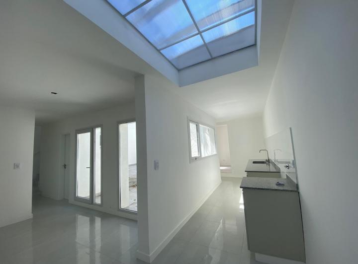 Casa · 180m² · 4 Ambientes · 1 Cochera