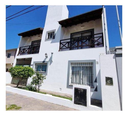 Casa · 160m² · 4 Ambientes · 2 Cocheras