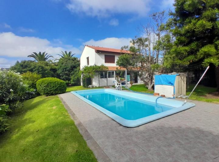 Casa · 230m² · 6 Ambientes