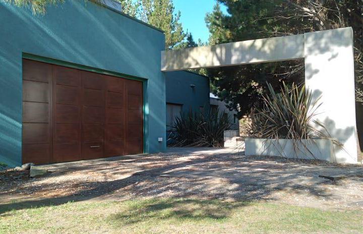 Casa · 420m² · 6 Ambientes · 2 Cocheras