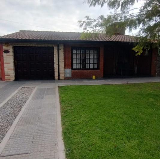 Casa · 100m² · 3 Ambientes · 1 Cochera