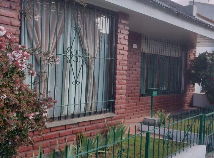 Casa · 110m² · 4 Ambientes · 1 Cochera