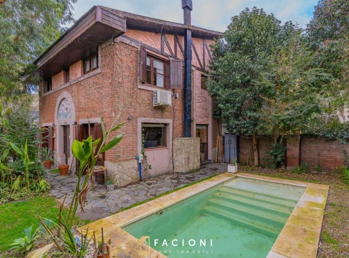 Casa · 175m² · 4 Ambientes · 2 Cocheras