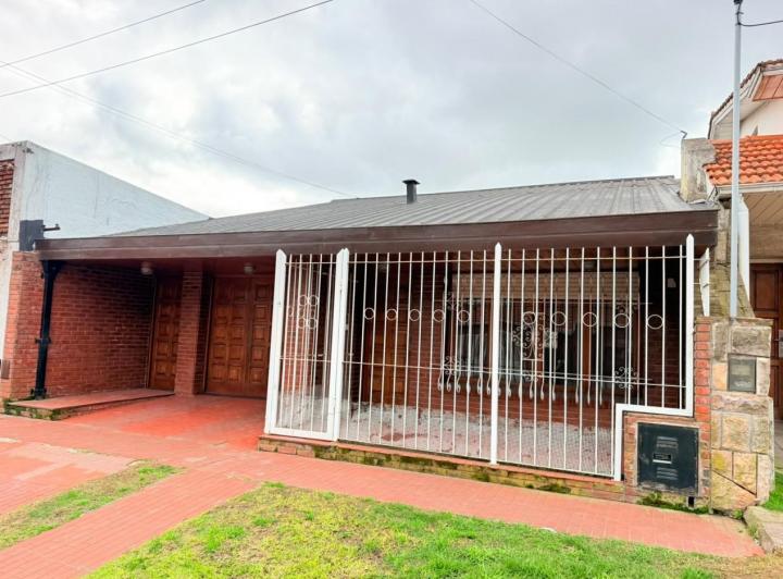 Casa · 144m² · 3 Ambientes · 1 Cochera