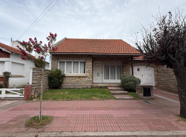 Casa · 154m² · 5 Ambientes · 2 Cocheras