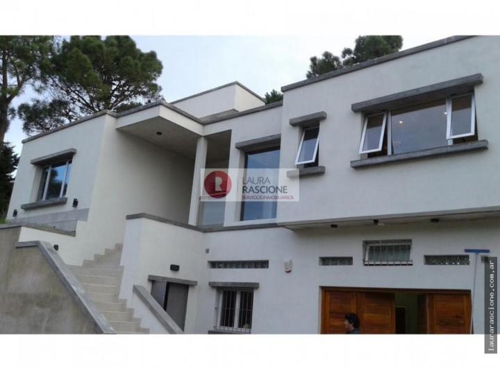 Casa · 250m² · 3 Dormitorios · 1 Cochera