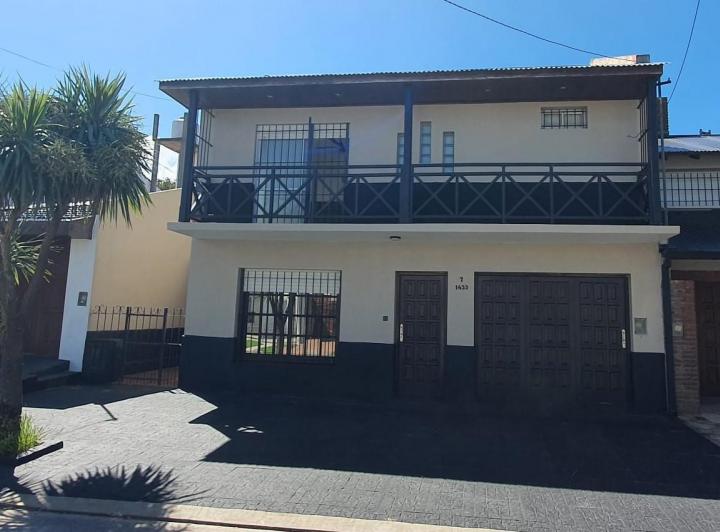 Casa · 178m² · 4 Ambientes · 1 Cochera