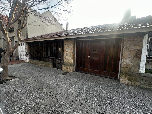 Casa · 169m² · 3 Ambientes · 1 Cochera