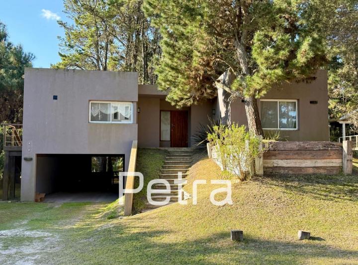 Casa · 160m² · 4 Ambientes · 1 Cochera
