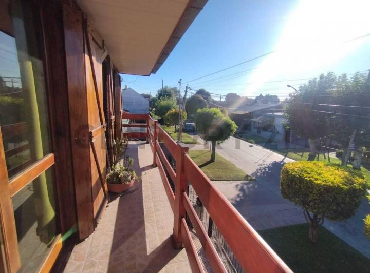 Casa · 188m² · 6 Ambientes · 2 Cocheras