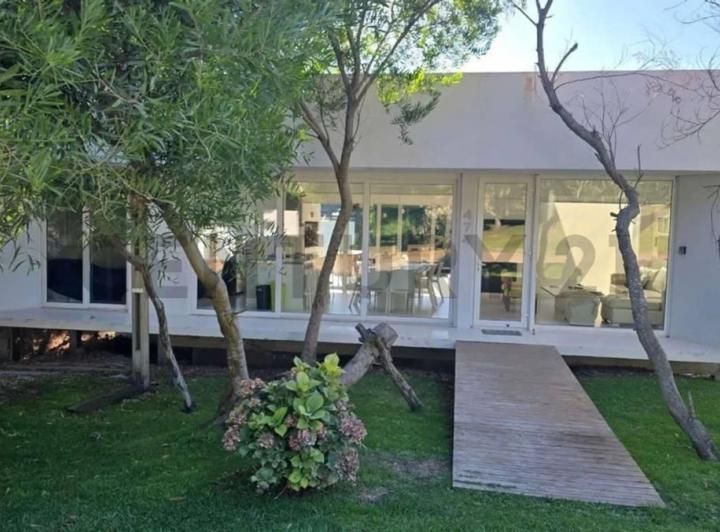 Casa · 139m² · 5 Ambientes · 1 Cochera