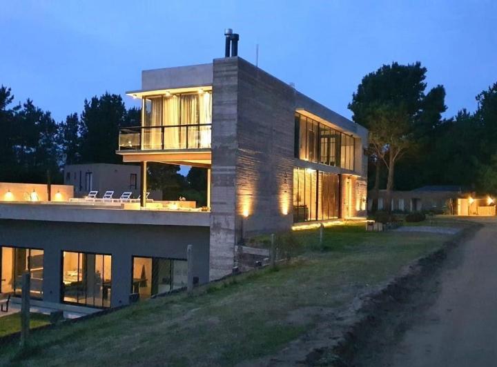 Casa · 425m² · 8 Ambientes