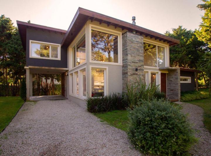 Casa · 135m² · 4 Ambientes · 1 Cochera