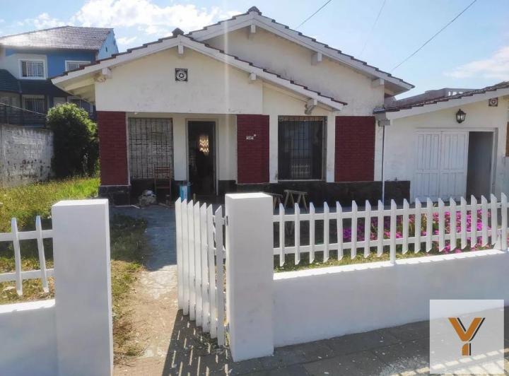 Casa · 160m² · 5 Ambientes · 2 Cocheras
