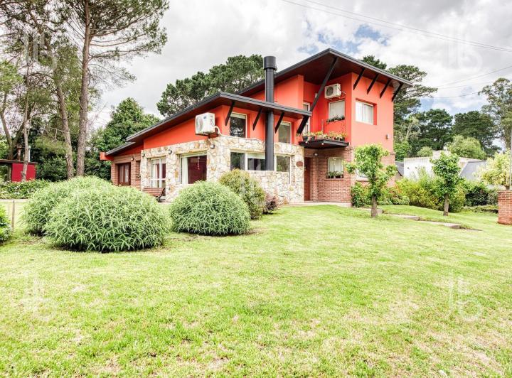 Casa · 145m² · 3 Ambientes · 1 Cochera