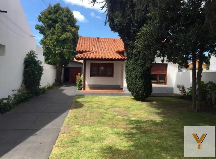 Casa · 150m² · 5 Ambientes · 3 Cocheras