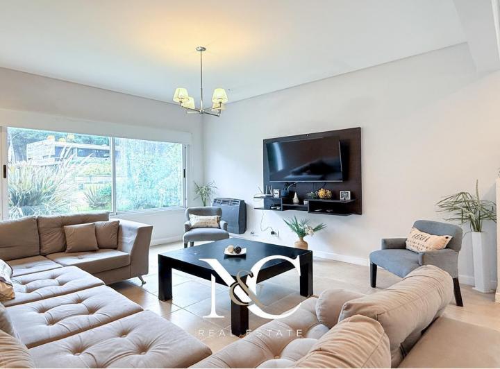 Casa · 160m² · 5 Ambientes