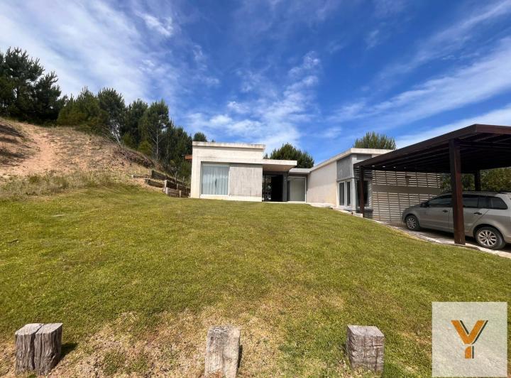 Casa · 131m² · 5 Ambientes · 2 Cocheras