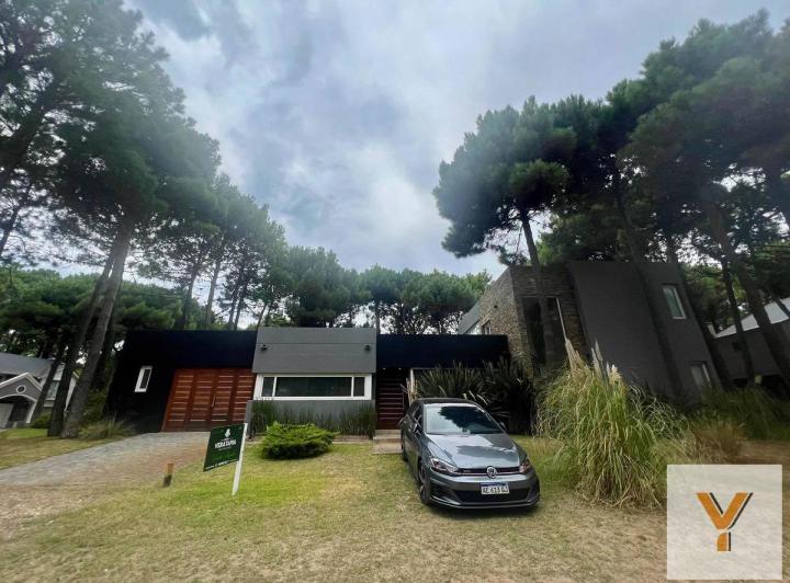 Casa · 290m² · 5 Ambientes