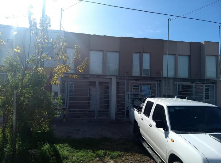 Casa · 90m² · 2 Dormitorios · 1 Cochera