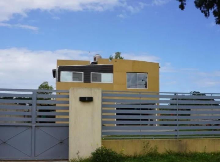 Casa · 210m² · 4 Ambientes · 1 Cochera