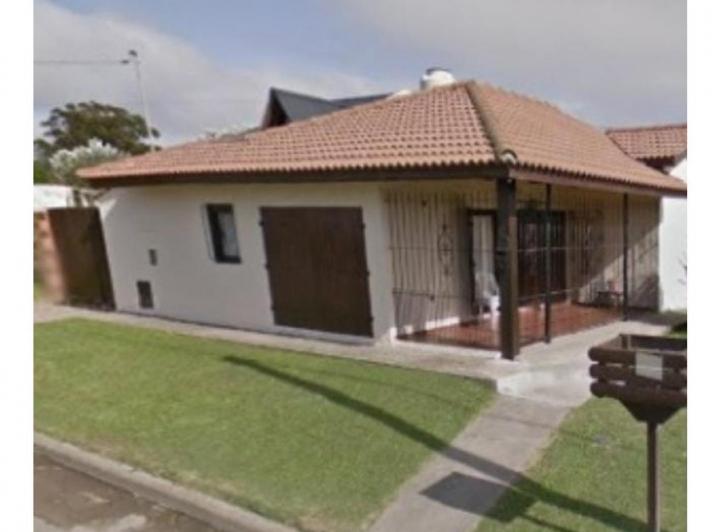 Casa · 60m² · 2 Ambientes · 2 Cocheras