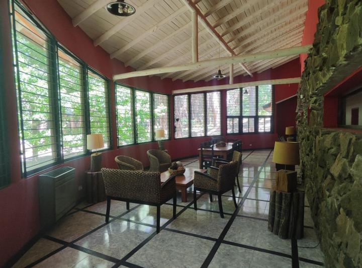 Casa · 180m² · 4 Ambientes · 1 Cochera