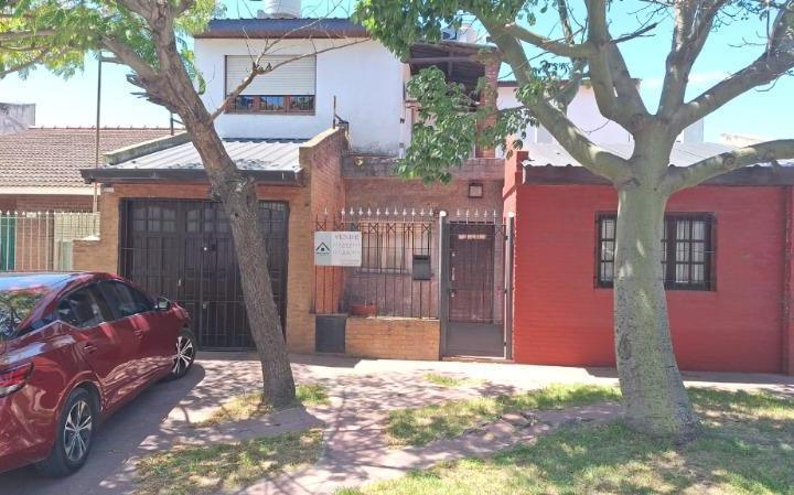 Casa · 194m² · 3 Ambientes · 1 Cochera