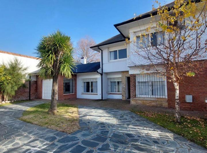 Casa · 144m² · 4 Ambientes · 1 Cochera