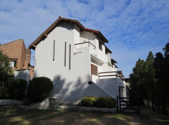 Casa · 70m² · 3 Dormitorios · 1 Cochera